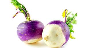 Por que as folhas de cenoura, nabo e rabanete merecem espaço no seu prato