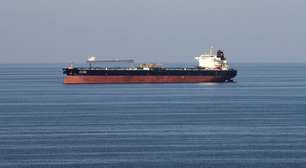 Irã fecha Ormuz e EUA pedem que navios evitem o Golfo, deixando mercado do petróleo em alerta