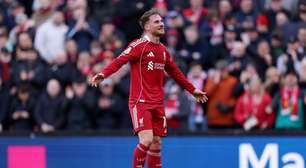 Liverpool atropela o West Ham dentro de casa e segue no pelotão de frente