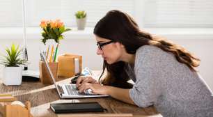 Da cama ao celular: atitudes que prejudicam sua coluna