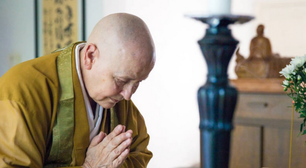 Monja Coen: como ser jornalista a fez ter contato com a 'dor do mundo' e a levou ao zen budismo