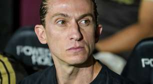 Torcida organizada do Flamengo publica nota e dispara contra Filipe Luís