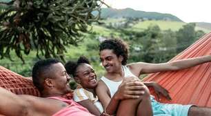 Jovens são mais favoráveis à não monogamia, diz estudo