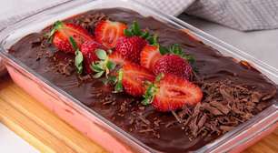 Sobremesa sensação, uma maravilha na travessa que combina chocolate com morango de forma perfeita