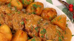 Lagarto ao molho com batatas, que fica muito suculento e macio, ideal para uma refeição especial