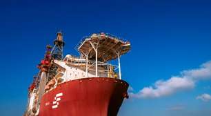 Irã fecha o Estreito de Ormuz e ameaça incendiar navios caso tentem passar