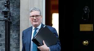 'Não acredito em mudança de regime vinda do céu', diz Starmer sobre Irã