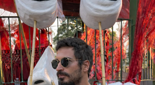 Novo affair? Anitta segue diretor de arte, amigo de Humberto Carrão