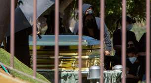 Caixão dourado e milhares de flores: o funeral do narcotraficante 'El Mencho' no México