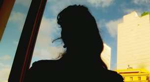 Vítima de estupro coletivo se sentiu culpada depois do crime: 'Dizia que queria desistir da vida', diz mãe