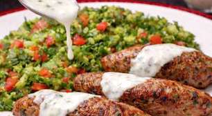 Kafta suculenta de cordeiro com tabule saudável e leve