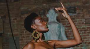 Estilista brasileiro transforma MDF em vestidos esculturas