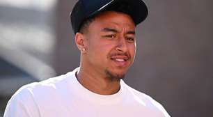 Lingard treina pela primeira vez no Corinthians, mas estreia ainda deve demorar