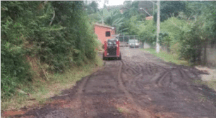 Cansados de esperar 16 anos, moradores de Cotia fazem vaquinha para fazer pavimentação de rua