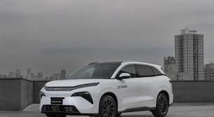 BYD Atto 8 chega ao Brasil: SUV híbrido de 7 lugares estreia por R$ 399.990