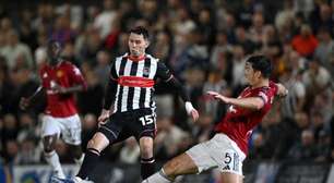 Zagueiro do Manchester United é condenado na Grécia com pena suspensa