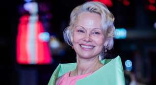 Nem alimentos de origem animal, nem café: Pamela Anderson, aos 58 anos, segue dieta vegana para esbanjar vitalidade. 'Os vegetais me sustentam'