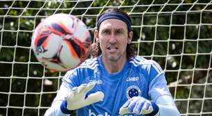 Cássio vai a campo e anima comissão técnica do Cruzeiro