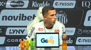 Christian Oliva é apresentado pelo Santos e destaca orgulho em defender o clube