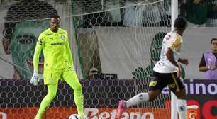 Decisivo, Carlos Miguel ganha confiança e vira amuleto no Palmeiras