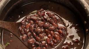 Muita gente usa esse ingrediente no feijão, mas quase ninguém sabe que não é indicado por nutricionistas
