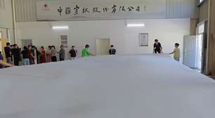 Conheça a técnica milenar chinesa para fabricar maior papel do mundo