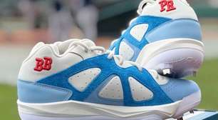 Bad Bunny no futebol! Adidas revela chuteira em parceria com o cantor