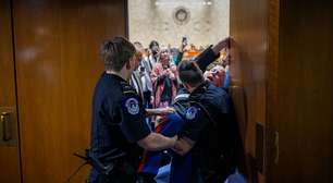 Ex-fuzileiro naval é expulso à força de audiência no Senado dos EUA após criticar guerra contra o Irã