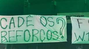 Torcida de time da Série A protesta contra SAF e cobra reforços; veja imagens