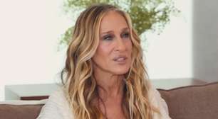 Sarah Jessica Parker vive estresse em sessão de fotos em SP: "Não me toque"
