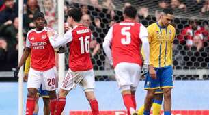 Arsenal sofre, mas derrota o Mansfield e avança na Copa da Inglaterra