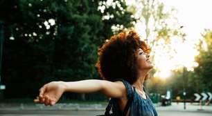 Para conseguir ser mais positivo você deve adotar esses hábitos, segundo especialista