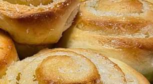 Pão de coco fatias húngaras, super fofinho e molhadinho, ele derrete na boca e é fácil de fazer