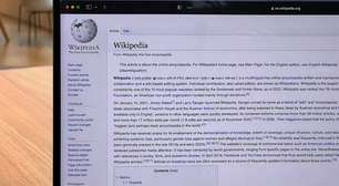 A inteligência artificial prometeu ajudar na tradução de artigos da Wikipédia, mas acabou introduzindo erros e referências inconsistentes