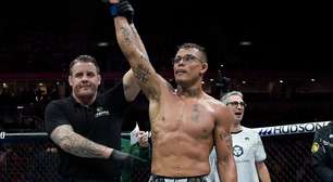 Caio Borralho usa jabs e chutes baixos para dominar Reinier De Ridder no UFC 326