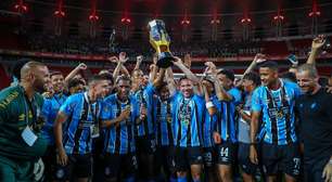 Grêmio quebra jejum de 20 anos e volta a erguer a taça do Gauchão no Beira-Rio