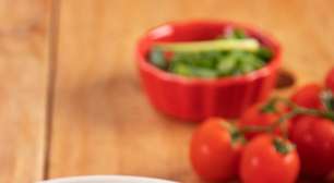 Lámen de tomate com requeijão: cremoso, prático e cheio de sabor