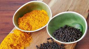 Cúrcuma e pimenta preta: misture os dois ingredientes e tenha uma combinação poderosa e repleta de benefícios