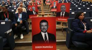 Turquia: um ano após prisão, começa julgamento do prefeito de Istambul, principal opositor de Erdogan