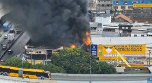 Incêndio destrói galpão na Zona Norte do Rio