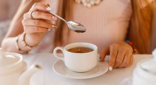 Adeus insônia: desde que aprendi a fazer esse chá relaxante para dormir até o meu humor melhorou durante a semana