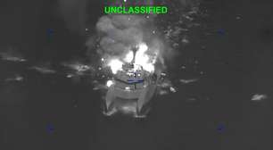 EUA divulgam vídeos de bombardeios a barcos do Irã próximo ao Estreito de Ormuz