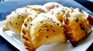 Empanada é delícia na gastronomia latina no sabor doce ou salgado
