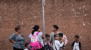 Falta de abrigo em ponto de ônibus escolar gera revolta em pais e alunos em Mairinque