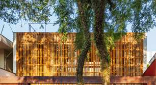 Estacionar na frente da própria garagem dá multa? Veja o que diz a lei