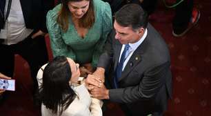 Flávio Bolsonaro se encontra com Machado e diz que venezuelana é 'inspiração'