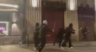 Vídeo: torcedores de Celta e Lyon promovem selvageria antes de jogo