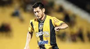Vitória se movimenta no mercado e mira chegada de volante que brilhou no Paulistão