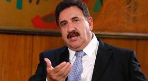 Após fala considerada homofóbica, Ratinho recorre à esposa nas redes e tenta conter polêmica