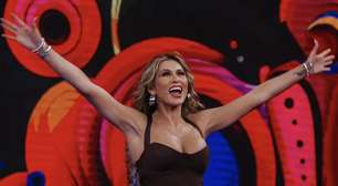 Lívia Andrade surge de mãos dadas com astro do UFC e levanta rumores de romance